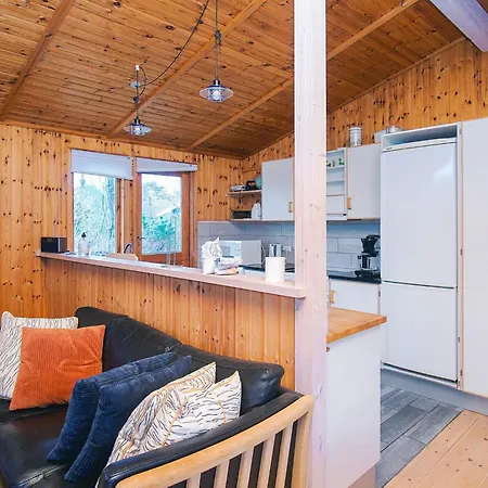 4 Person In Store Fuglede